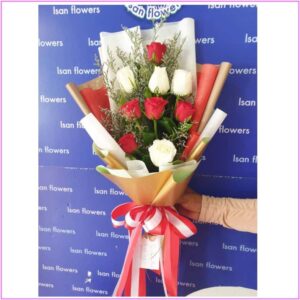 9-18 Big Red & White Roses in Gold, Red & White - Tall Bouquet A