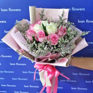 9-25 Big Pink & White Roses in Pink - Round Bouquet A