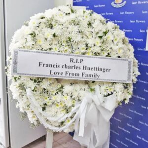Fresh White Wreath A